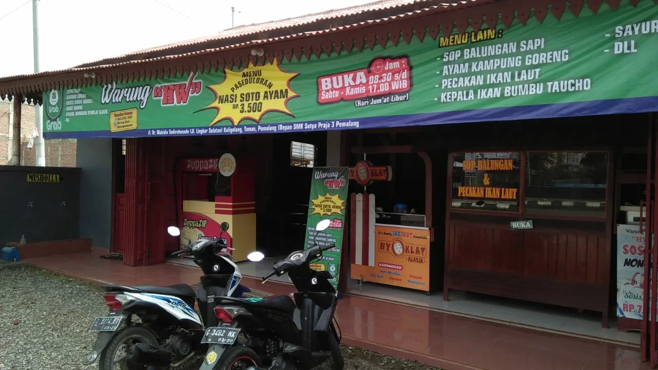 Warung Makan HW di Desa Kaligelang, Kecamatan Taman, Pemalang