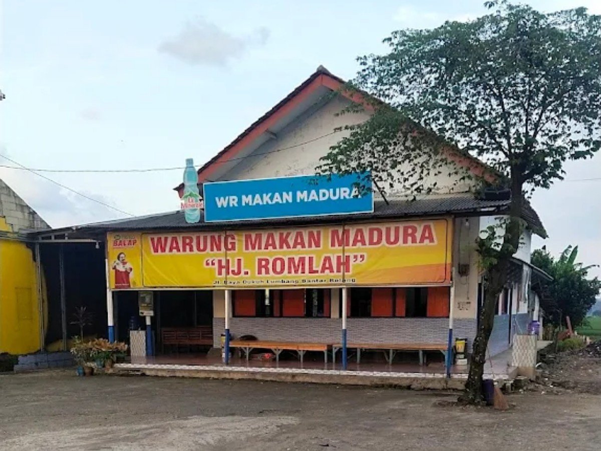 Warung Makan Madura Ibu Romlah di Desa Bantarbolang, Kecamatan Bantarbolang, Pemalang