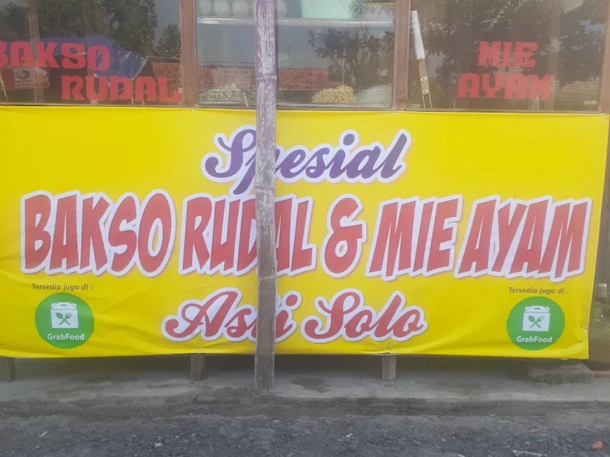 Bakso Rudal dan Mie ayam Ambokulon di Desa Ambokulon, Kecamatan Comal, Pemalang