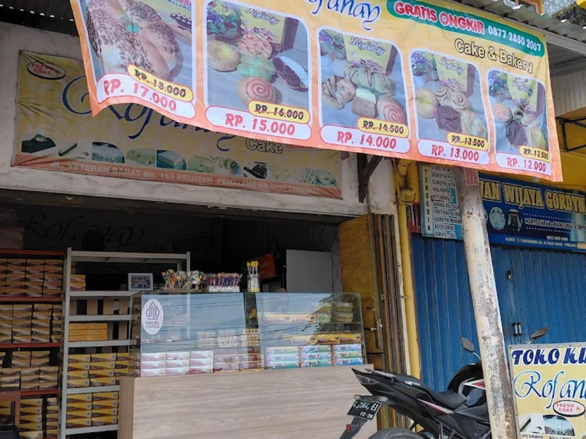 TOKO KUE ROFANAY CAKE PELUTAN PEMALANG di Desa Pelutan, Kecamatan Pemalang, Pemalang
