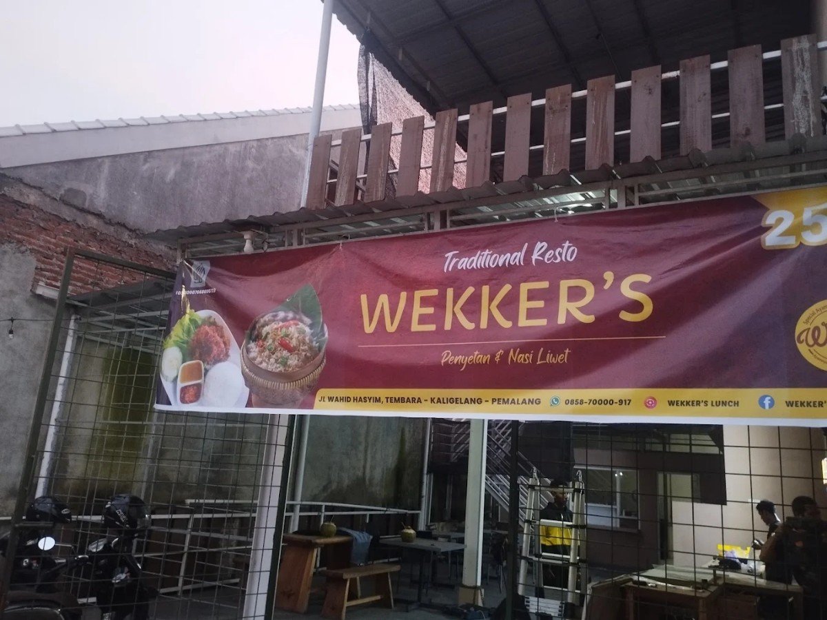 Dapur Wekker's di Desa Mulyoharjo, Kecamatan Pemalang, Pemalang