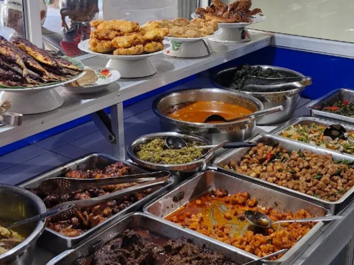 Rumah Makan AYUNDA di Desa Bojongbata, Kecamatan Pemalang, Pemalang