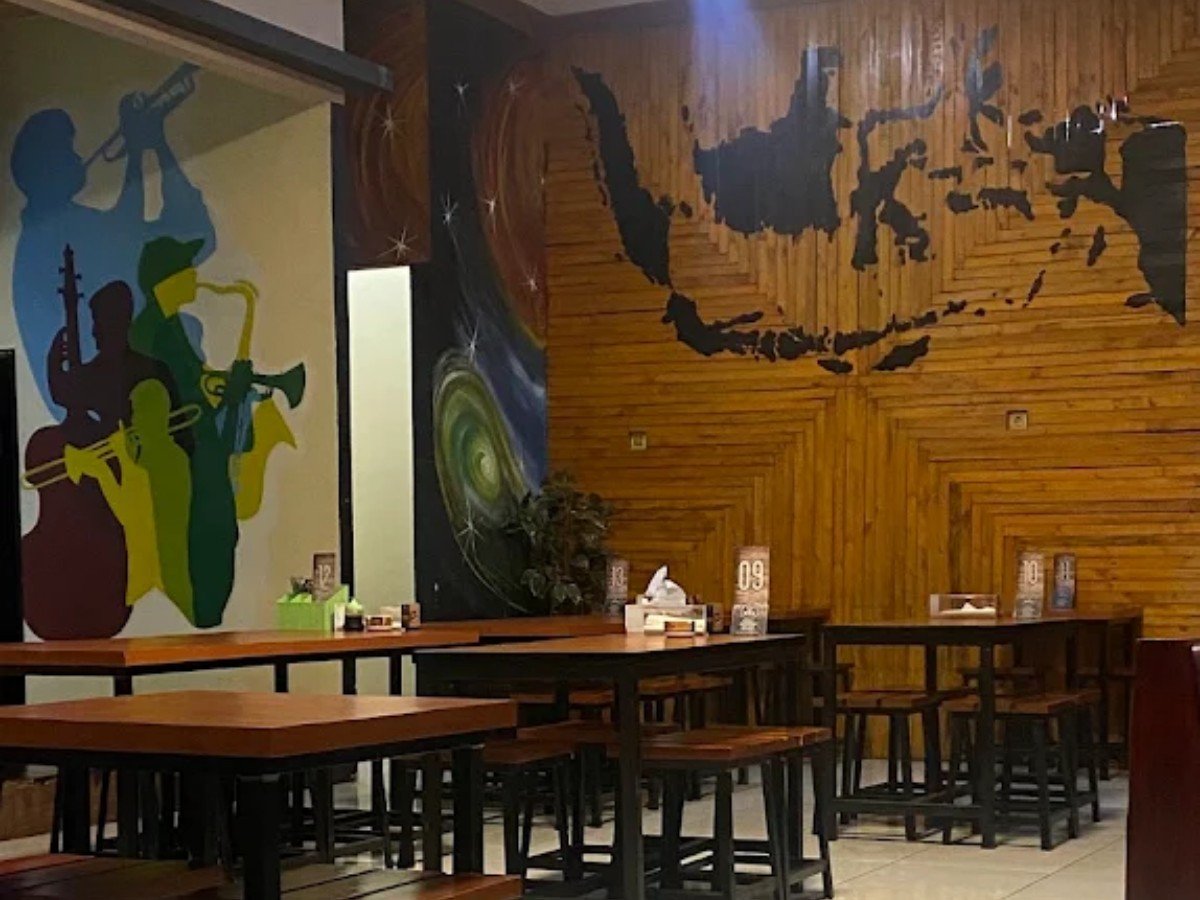 Loning Cafe & Resto di Desa Karangsari, Kecamatan Pulosari, Pemalang