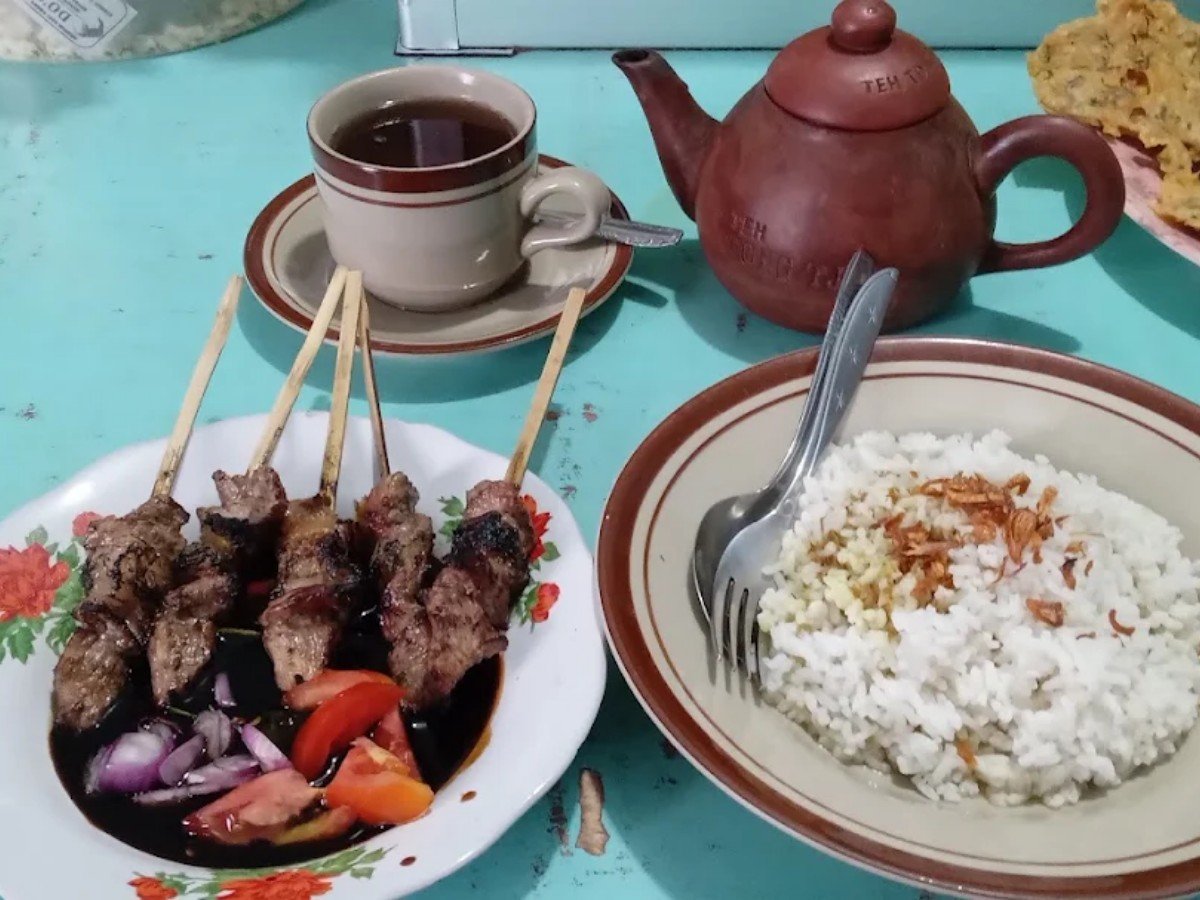 Warung Makan Bu Warno di Desa Randudongkal, Kecamatan Randudongkal, Pemalang