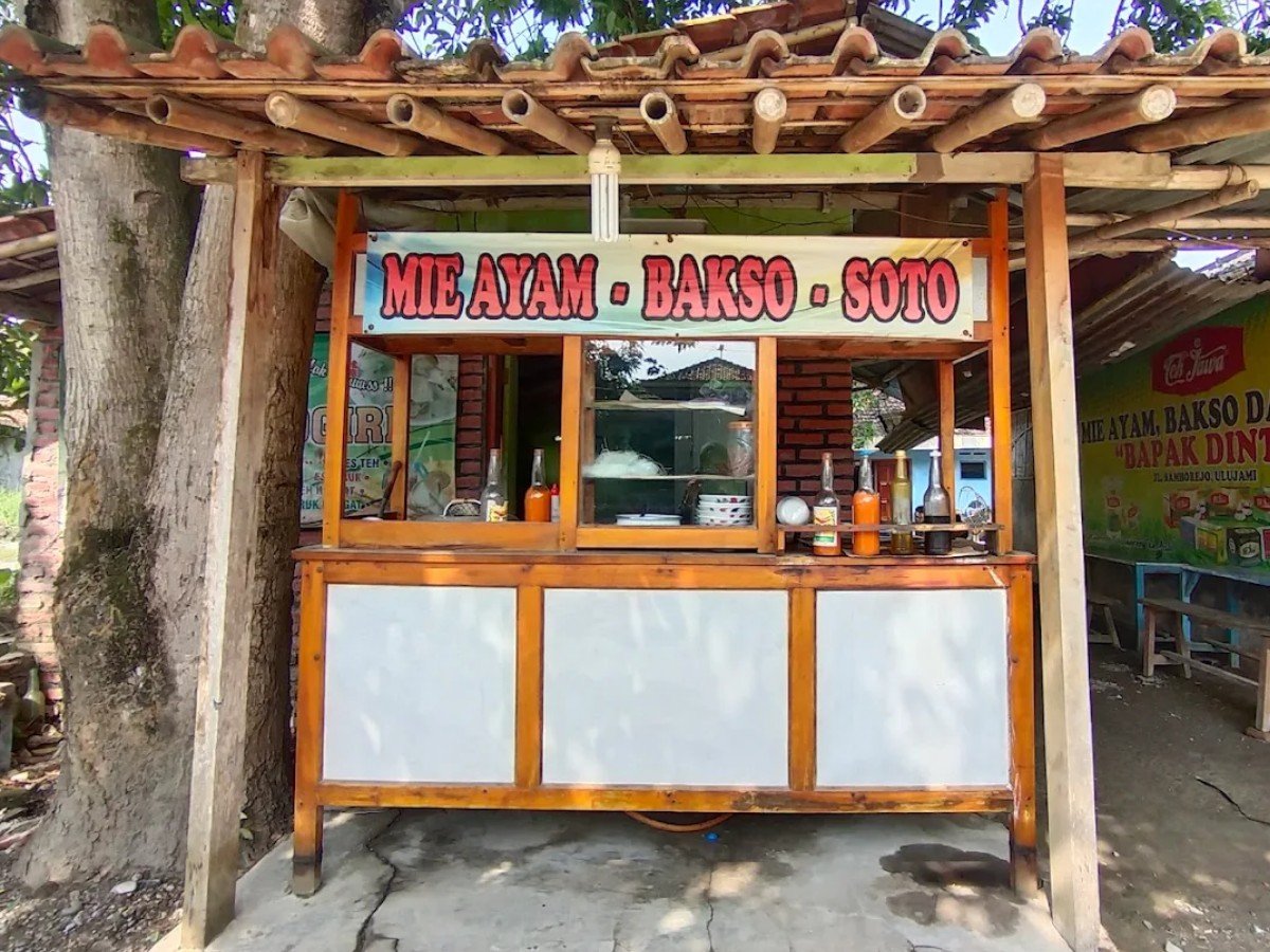 Mie Ayam Bakso Soto Pak Dinto di Desa Kaliprau, Kecamatan Ulujami, Pemalang