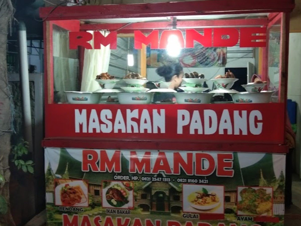 Rumah Makan MANDE di Desa Banjardawa, Kecamatan Taman, Pemalang