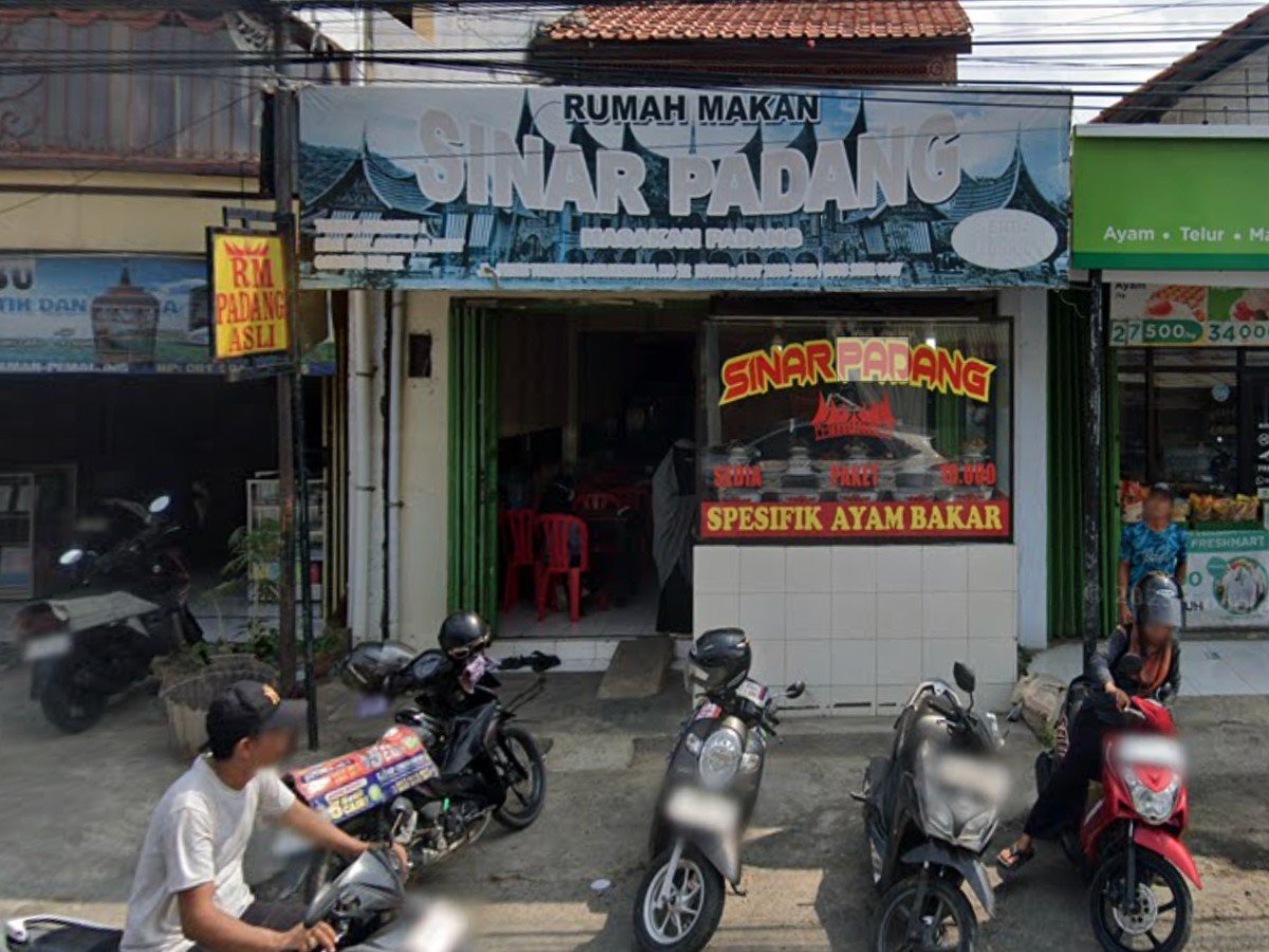 Rumah Makan Sinar Padang di Desa Banjardawa, Kecamatan Taman, Pemalang