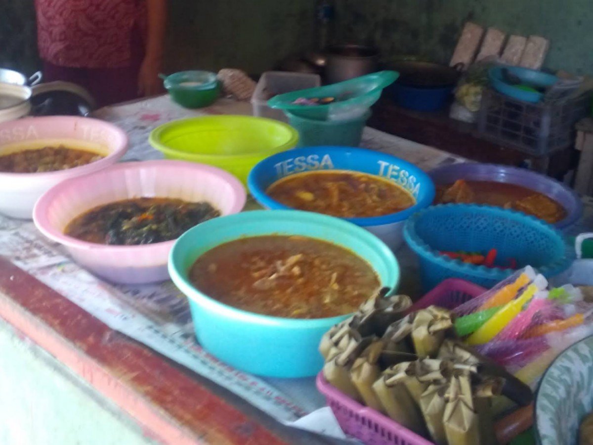 Warung Lotek Bude Sirep di Desa Jebed Selatan, Kecamatan Taman, Pemalang