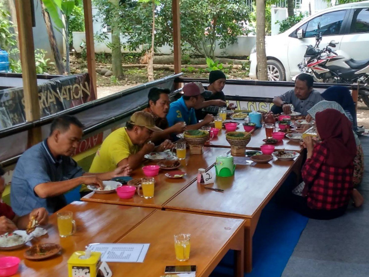WARUNG LESEHAN