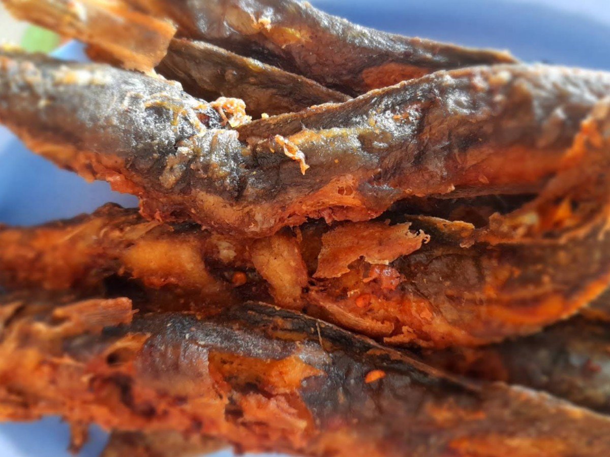 Warung makan Bu Saryi di Desa Cibelok, Kecamatan Taman, Pemalang
