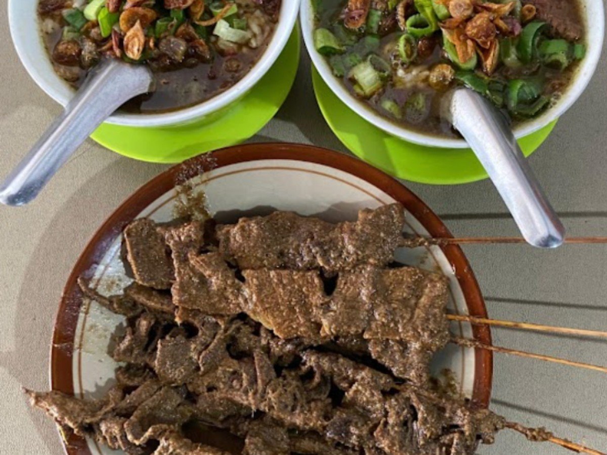 Nasi gerombyang putra pak harso di Desa Beji, Kecamatan Taman, Pemalang