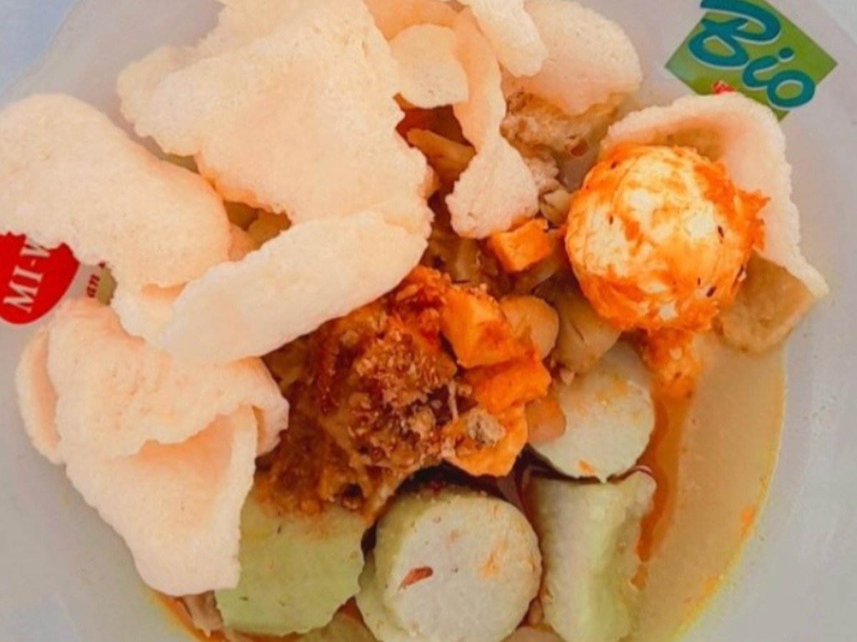 Lontong sayur dan Nasi Uduk mas Briyan beji di Desa Beji, Kecamatan Taman, Pemalang