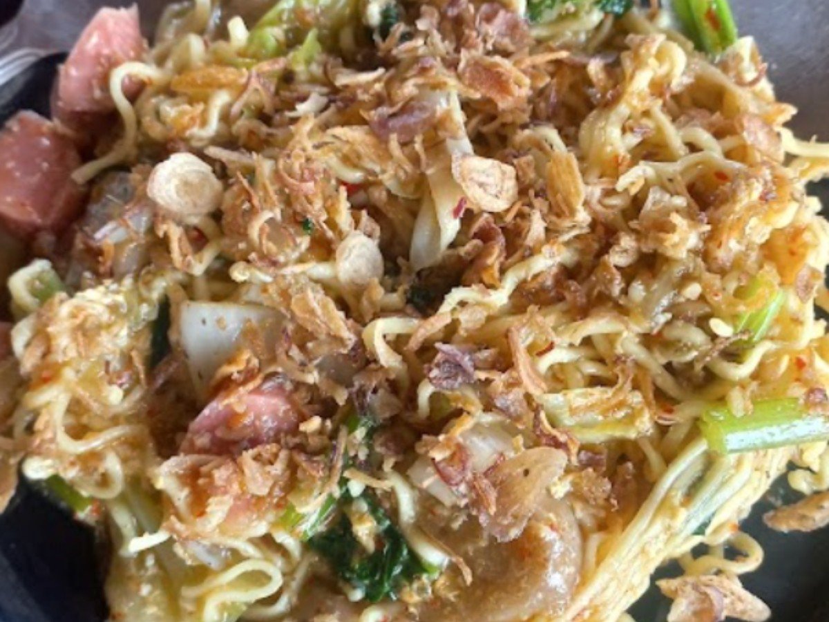 JOGLO CAFE ANGKRINGAN PRAPATAN KALIGELANG di Desa Kaligelang, Kecamatan Taman, Pemalang
